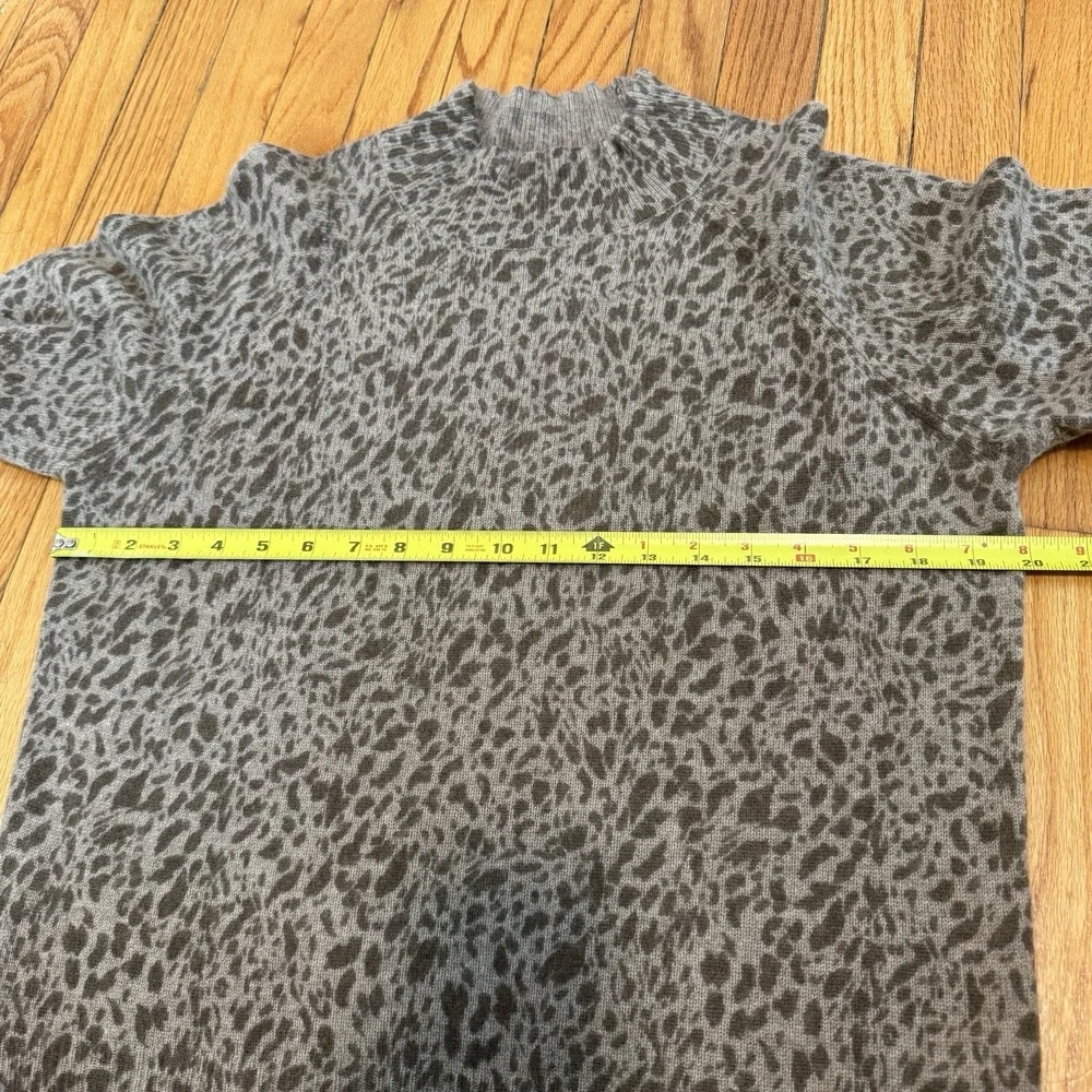 27 Miles Cashmere Brown Leopard‎ Print Turtleneck Size Medium - Picture 7 of 7